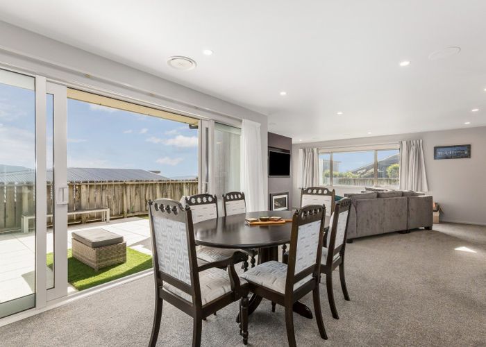  at 60 Cedarwood Street, Woodridge, Wellington