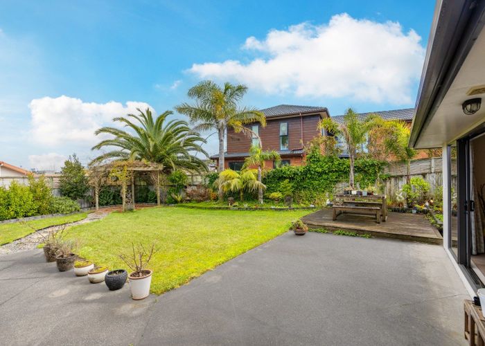  at 6 Lough Derg Place, Pinehill, Auckland