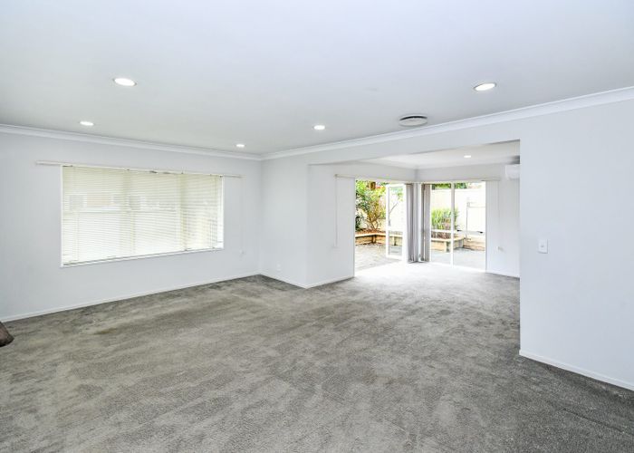  at 1/132 Millhouse Drive, Northpark, Auckland