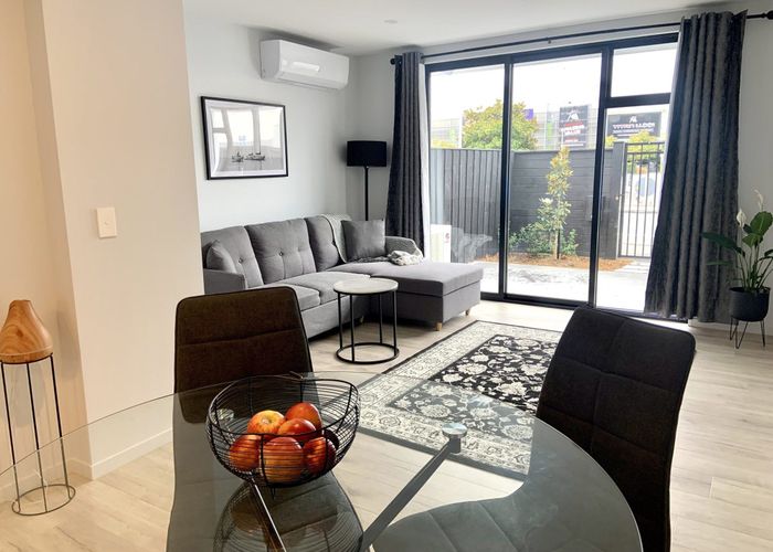  at 2/8 New Brighton Road, Shirley, Christchurch City, Canterbury
