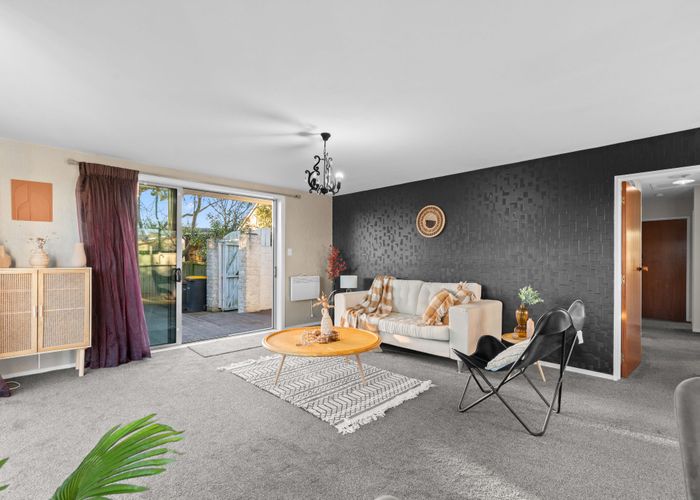  at 2/275 Hendersons Road, Hoon Hay, Christchurch