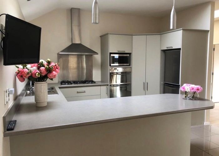  at 4 Sunningvale Lane, Fendalton, Christchurch City, Canterbury