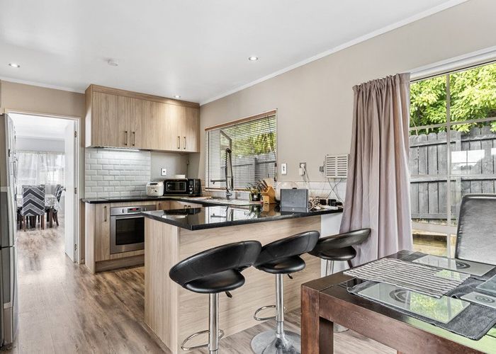  at 20 Settlers Cove, Weymouth, Auckland