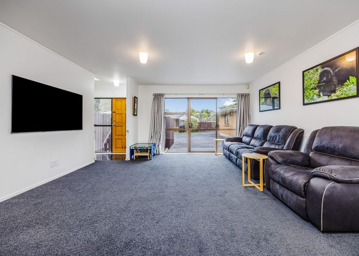  at 4/17 Ross Martin Court, Conifer Grove, Papakura, Auckland