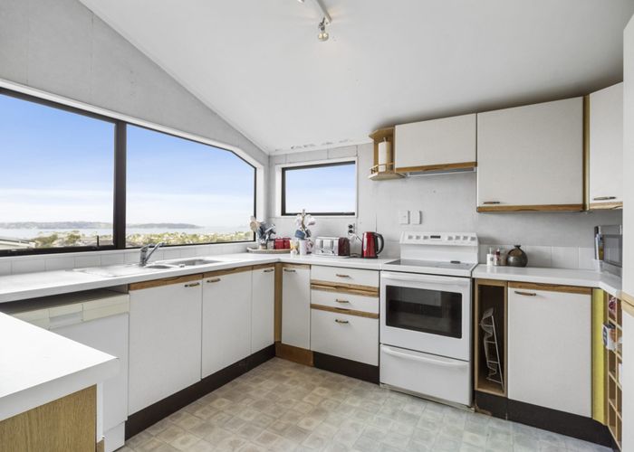  at 88 Lagoon Way, West Harbour, Auckland