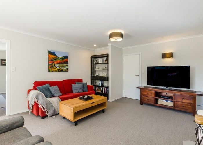  at 44 Rewarewa Crescent, Waikanae