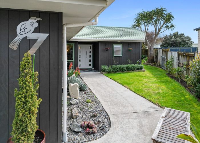  at 7 Caughley Place, Otaki Beach, Otaki