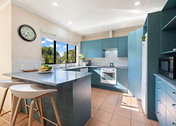  at 13 Cottesmore Place, Huntington Park, Auckland