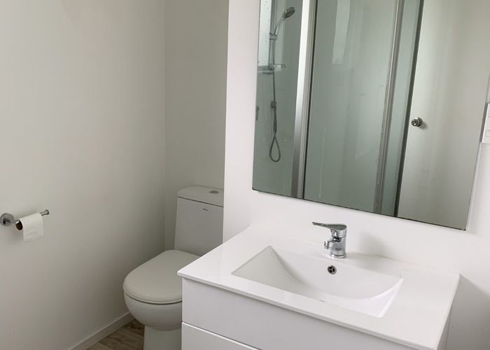  at 31 Fitzherbert Ave, West Harbour, Waitakere City, Auckland