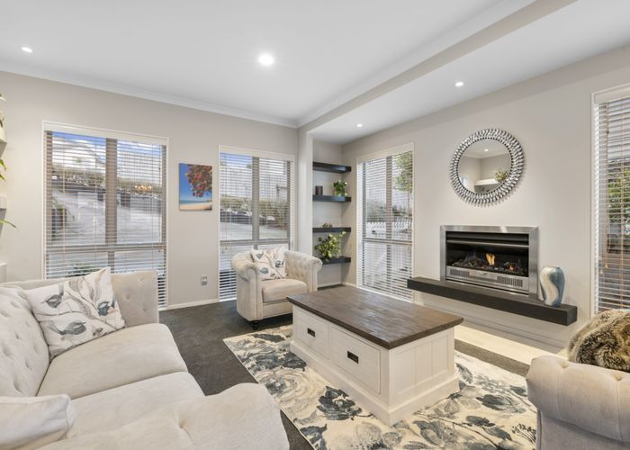  at 8 Oak View Terrace, Schnapper Rock, Auckland