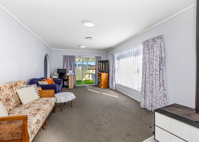  at 186 Conclusion Street, Ascot Park, Porirua