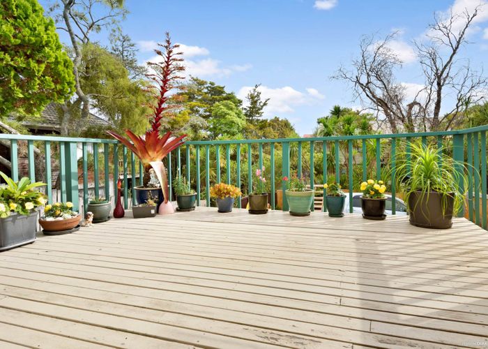  at 2/18 Evans Road, Glen Eden, Auckland