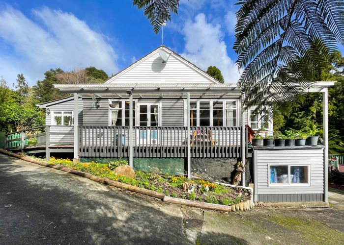  at 10 Napuka Road, Henderson Valley, Auckland