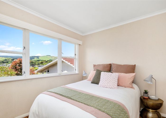  at 6 Lane Crescent, Tawa, Wellington