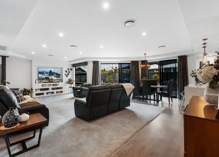  at 39 Missy Crescent, Mount Pisa