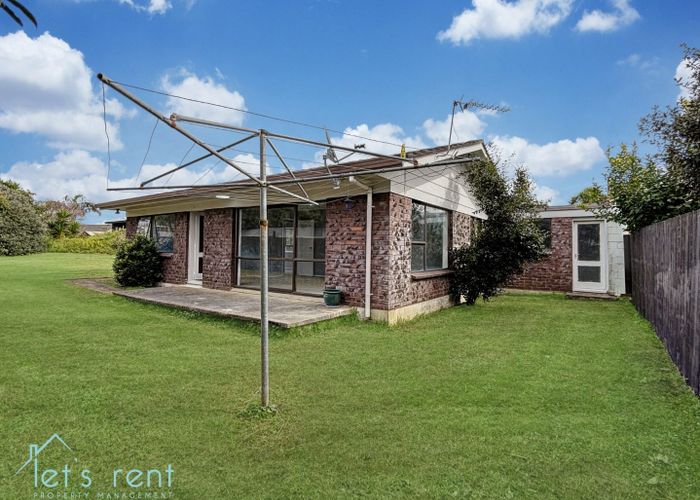  at 2/21 Booker Place, Weymouth, Auckland