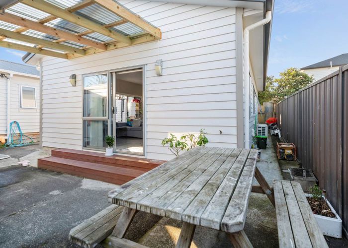  at 16 Farnborough Crescent, Mangere, Auckland
