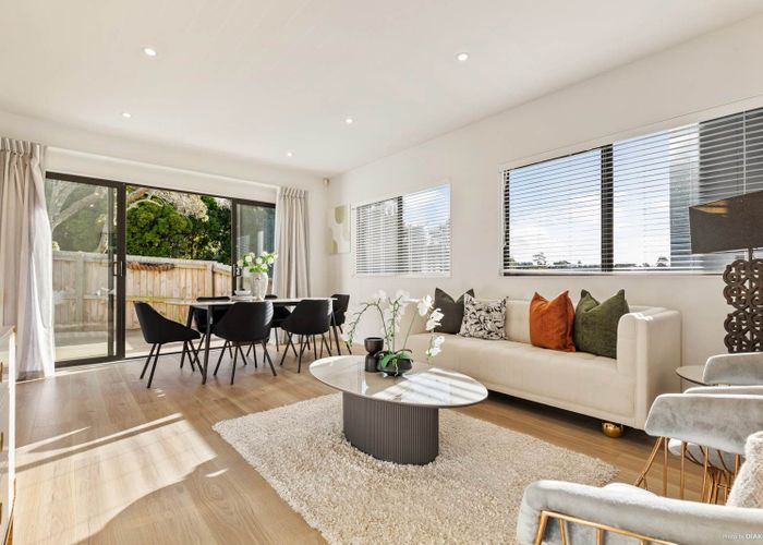  at 2/71 Sunrise Avenue, Murrays Bay, North Shore City, Auckland