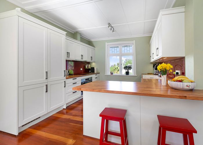  at 68 Queens Drive, Lyall Bay, Wellington