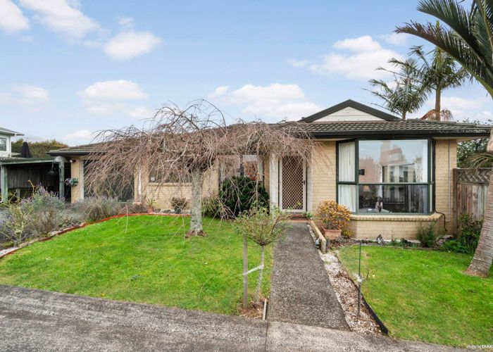  at 15A Roberts Road, Glenfield, Auckland
