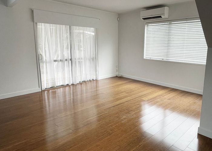  at 17 Caspian Close, New Lynn, Waitakere City, Auckland