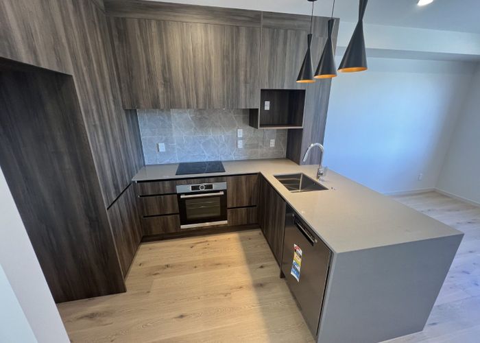  at 121 Te Oneroa Way, Long Bay, North Shore City, Auckland