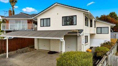 at 2/9 Hogans Road, Glenfield, Auckland
