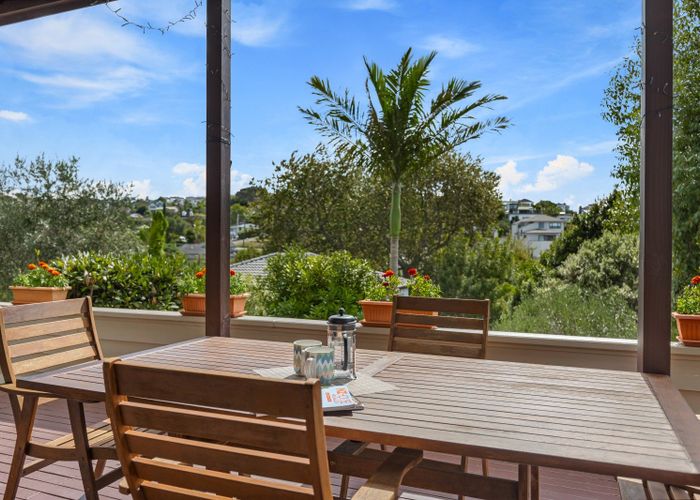  at 33 Penzance Road, Mairangi Bay, North Shore City, Auckland