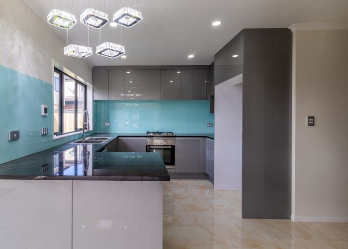  at 7 Maxwell Avenue, Papatoetoe, Manukau City, Auckland