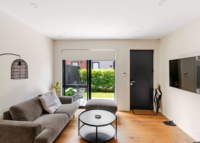  at 6/7 Boyd Avenue, Mangere Bridge, Manukau City, Auckland