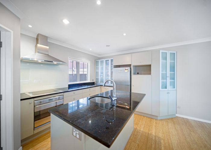  at 11 Lissleton Drive, East Tamaki, Auckland