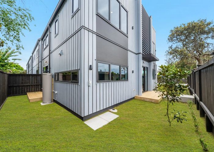  at 42 Church Road, Mangere Bridge, Manukau City, Auckland