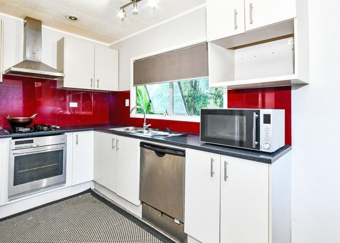  at 15 Jontue Place, Clover Park, Auckland