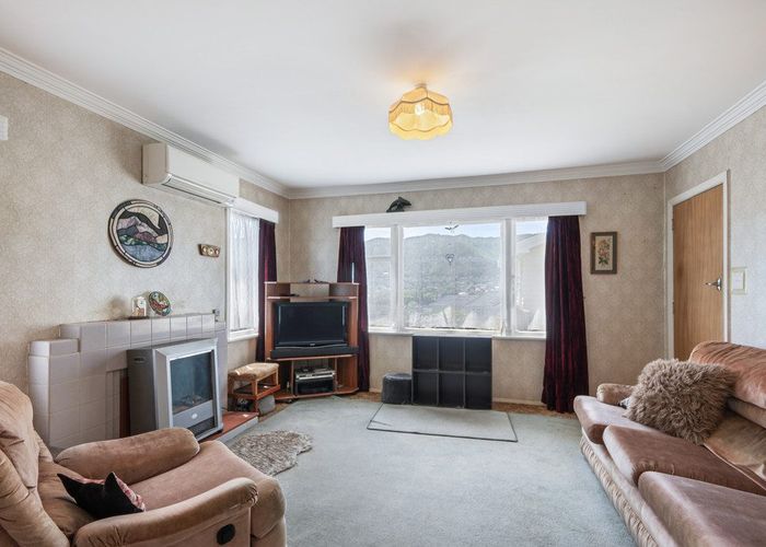  at 171 Wellington Road, Wainuiomata, Lower Hutt