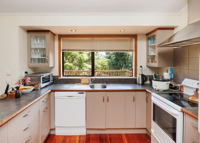  at 9 Hillgrove Place, Fitzherbert, Palmerston North