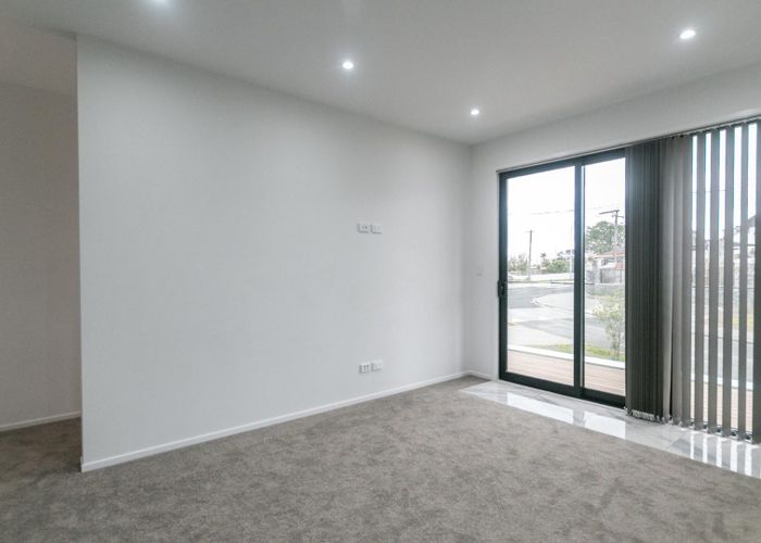  at 1 Donegal Street, Avondale, Auckland