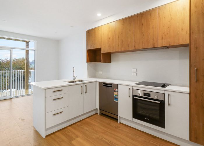  at 12 Moor Avenue, Te Atatu Peninsula, Auckland