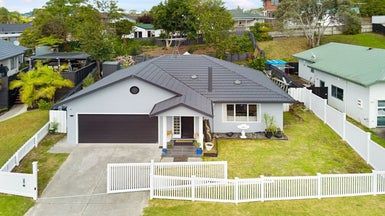  at 15 Lanier Place, Glendene, Auckland