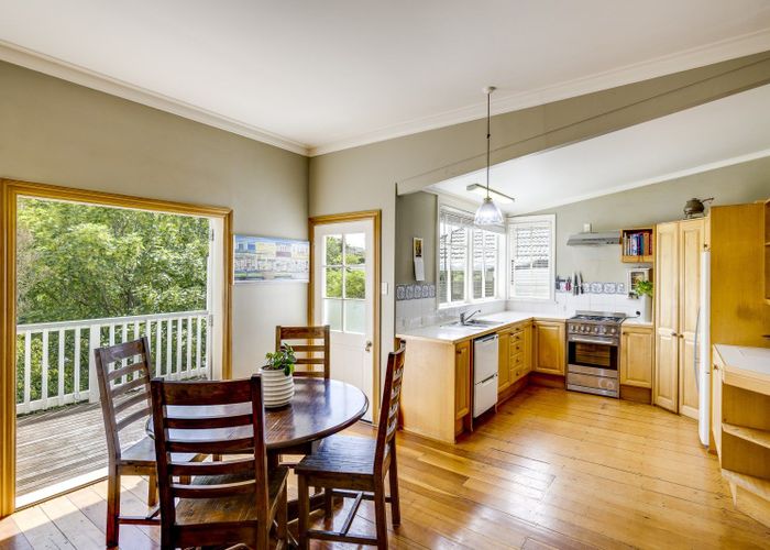 Free property data for 5 May Avenue, Hospital Hill, Napier homes.co.nz