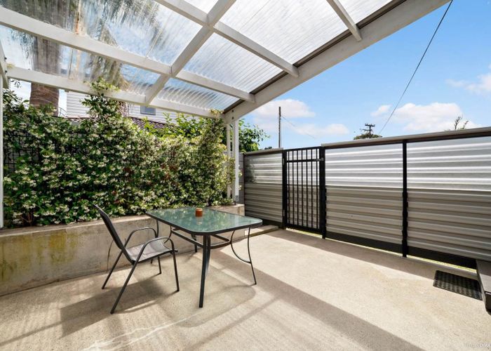  at 3 Spargo Road, Massey, Waitakere City, Auckland