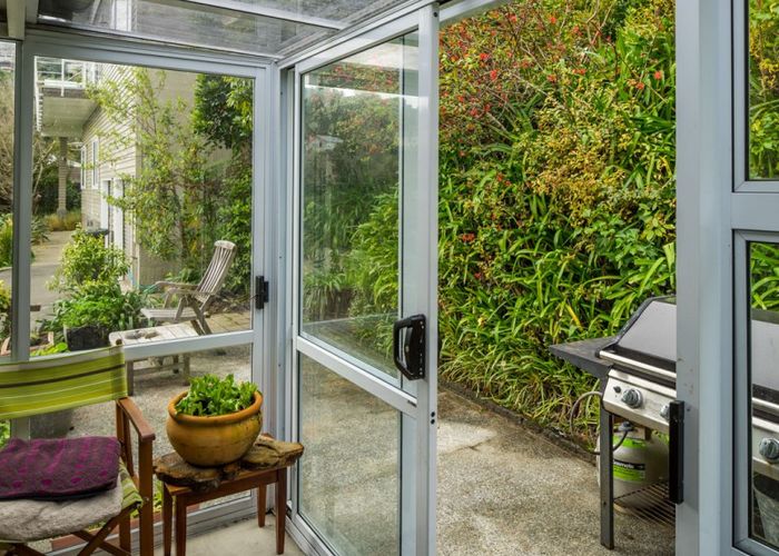  at 11 Kaitawa Road, York Bay, Lower Hutt