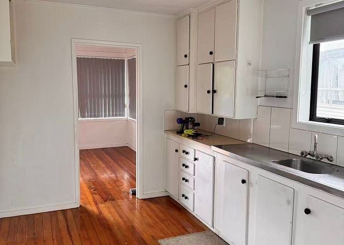  at 4 Fitzgerald Road, Mount Wellington, Auckland City, Auckland