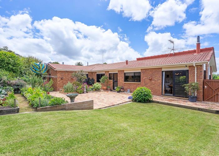  at 5 Marina View Drive, West Harbour, Waitakere City, Auckland