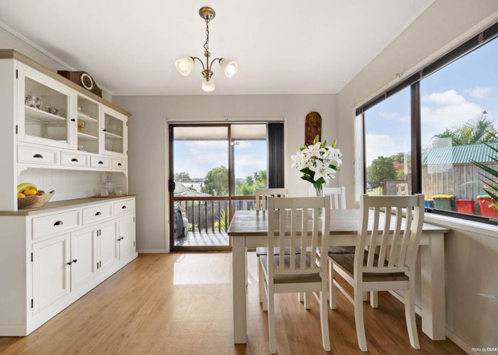  at 6 Beauchamp Drive, Massey, Waitakere City, Auckland