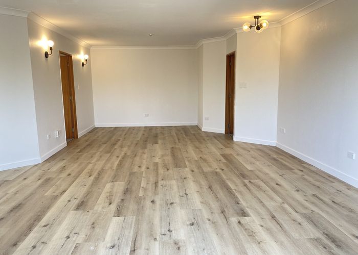  at 22 Browns Bay Road, Browns Bay, North Shore City, Auckland