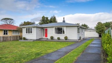  at 20 Woodward Street East, Featherston