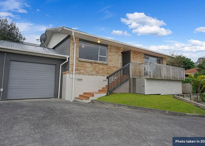  at 1/17 Sandiacre Way, Browns Bay, Auckland