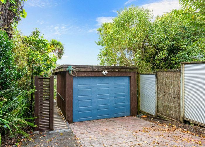  at 326 Titirangi Road, Titirangi, Waitakere City, Auckland