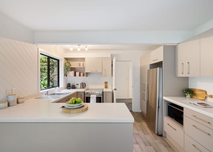  at 102 Bowenvale Avenue, Cashmere, Christchurch City, Canterbury