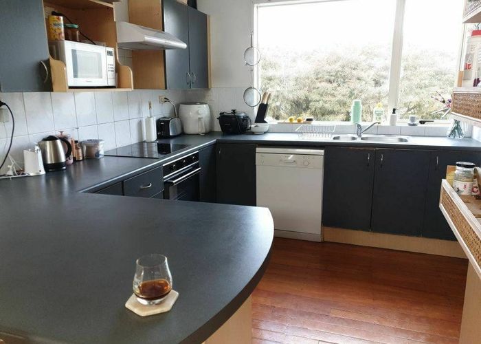  at 329 East Coast Road, Mairangi Bay, North Shore City, Auckland